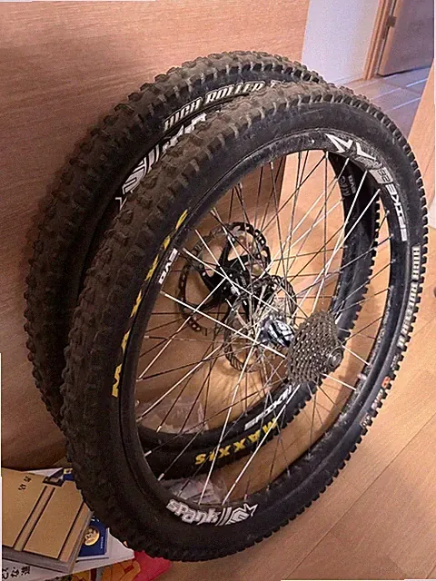 SPANK SPIKE 28RACE front and rear set 26 inch TIOGA bag included DH